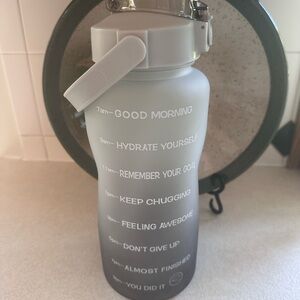 64 oz Hydration Tracker Water Bottle